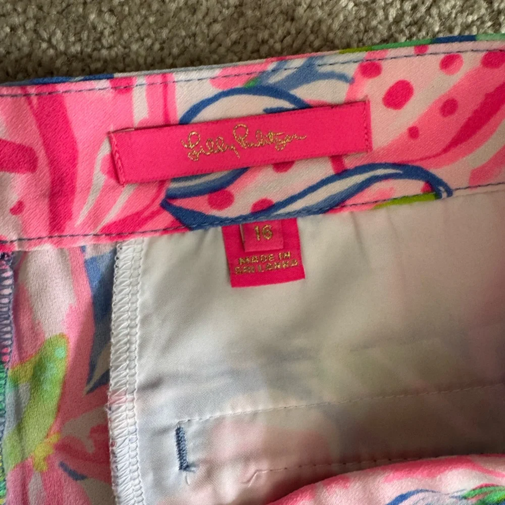 Lilly Pulitzer Ariana Shorts - Picture 2 of 4